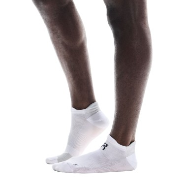 ON RUNNING PERFORMANCE RUN SOCK LOW