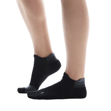 ON RUNNING PERFORMANCE RUN SOCK LOW