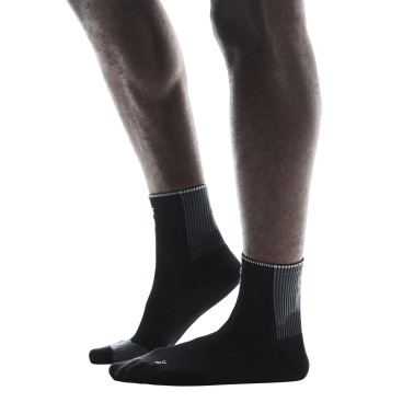 ON RUNNING PERFORMANCE RUN SOCK MID