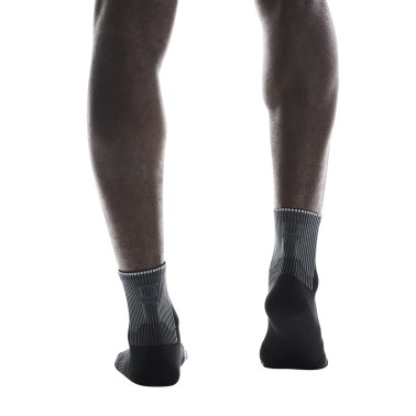 ON RUNNING PERFORMANCE RUN SOCK MID